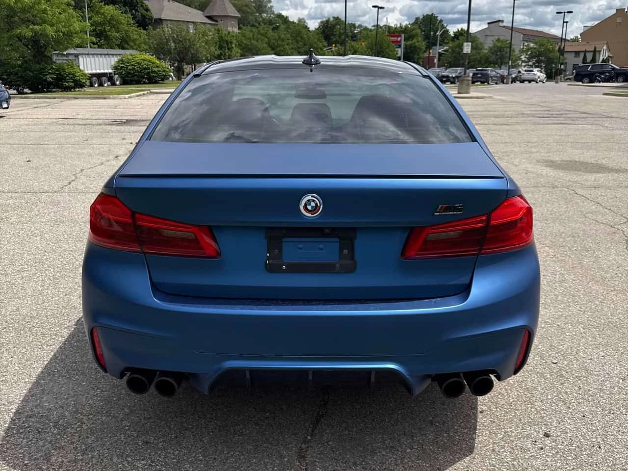 BMW M5 * BOWERS&WILKINS* МАСАЖИ* ДИТРОНИК* 360* ВАКУМ* , снимка 5 - Автомобили и джипове - 54923675