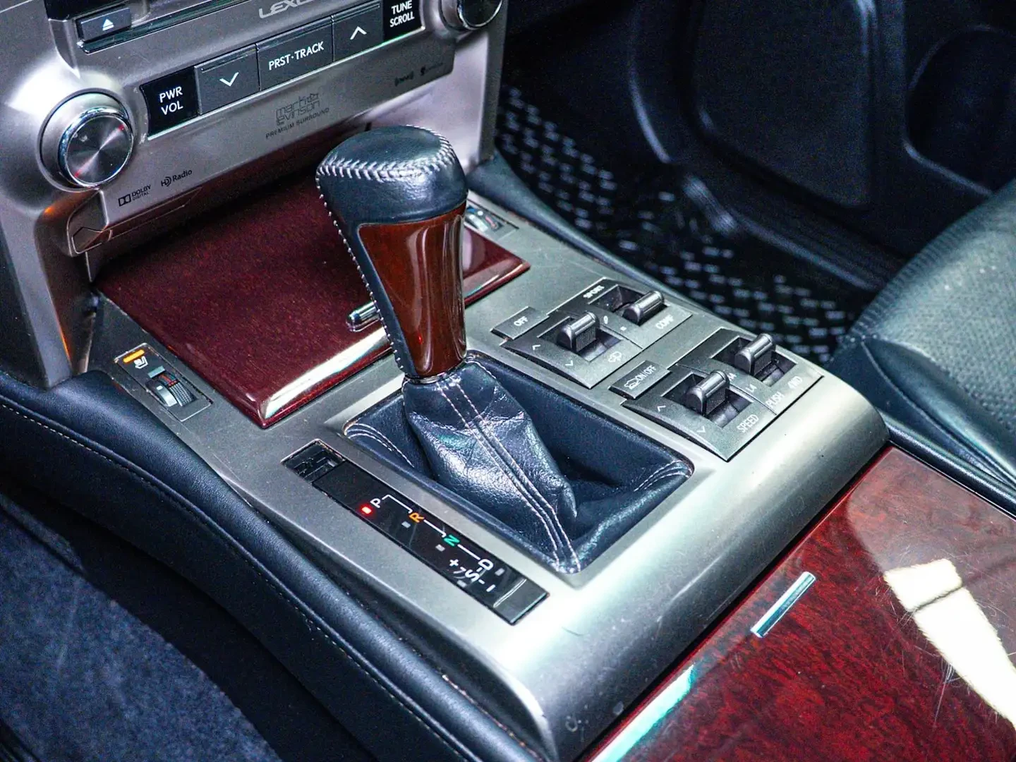 Lexus GS 460 7* МЕСТА* ВСИЧКИ* ЕКСТРИ* , снимка 10 - Автомобили и джипове - 54957201