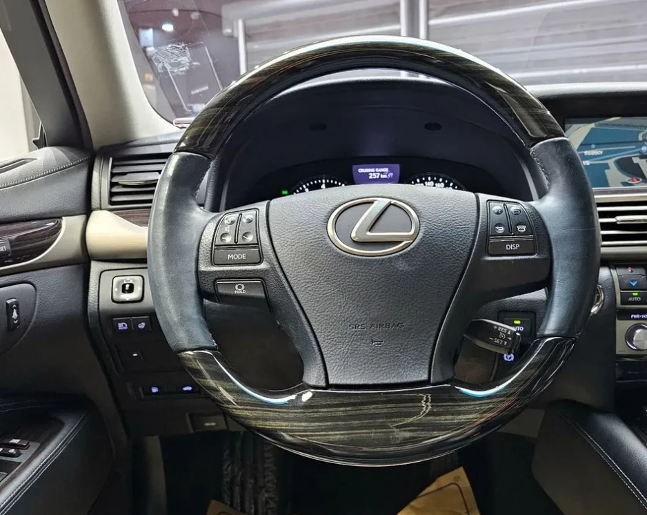 Lexus LS 460 Supreme XF 40, снимка 4 - Автомобили и джипове - 55043663