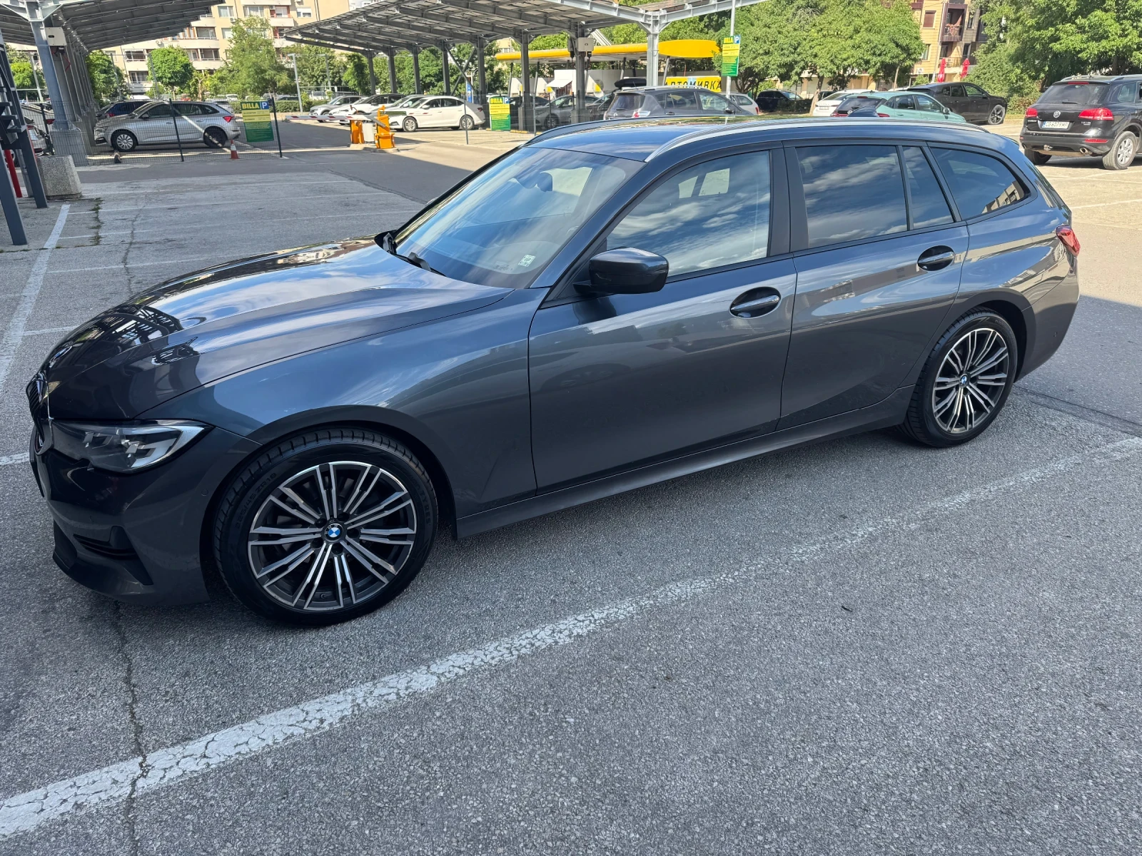 BMW 320 Touring xdrive mhev, снимка 8 - Автомобили и джипове - 55233259