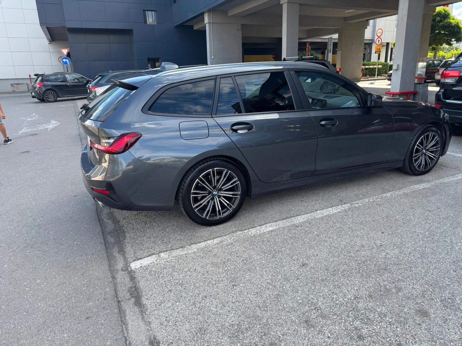 BMW 320 Touring xdrive mhev, снимка 4 - Автомобили и джипове - 55233259