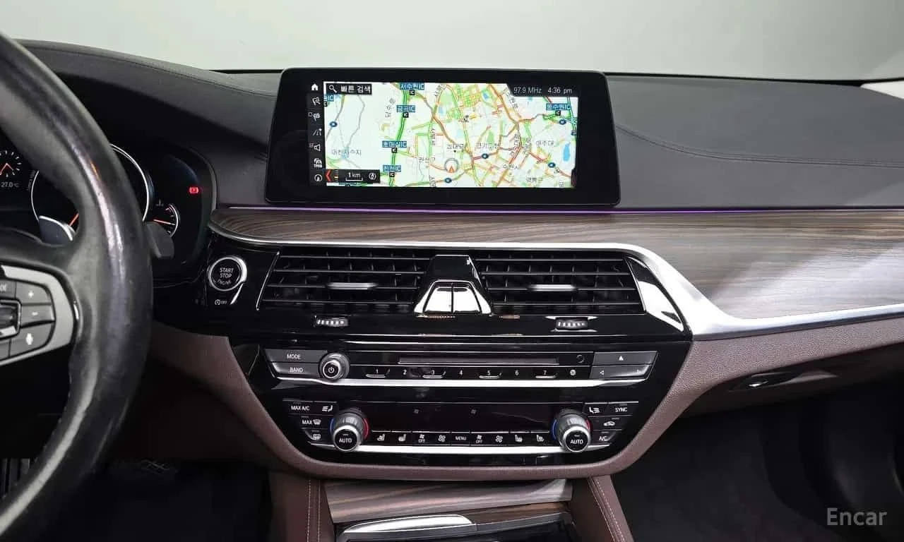 BMW 530 * 530i Luxury Plus * ЦЕНА ДО БГ, снимка 12 - Автомобили и джипове - 56313350