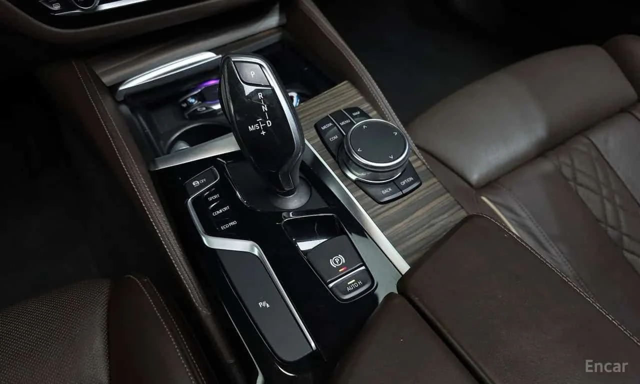 BMW 530 * 530i Luxury Plus * ЦЕНА ДО БГ, снимка 10 - Автомобили и джипове - 56313350