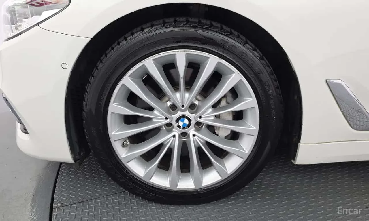 BMW 530 * 530i Luxury Plus * ЦЕНА ДО БГ, снимка 16 - Автомобили и джипове - 56313350