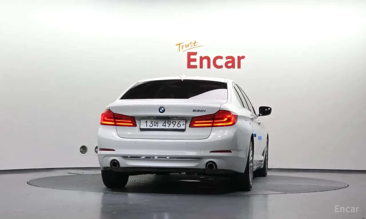BMW 530 * 530i Luxury Plus * ЦЕНА ДО БГ, снимка 4 - Автомобили и джипове - 56313350