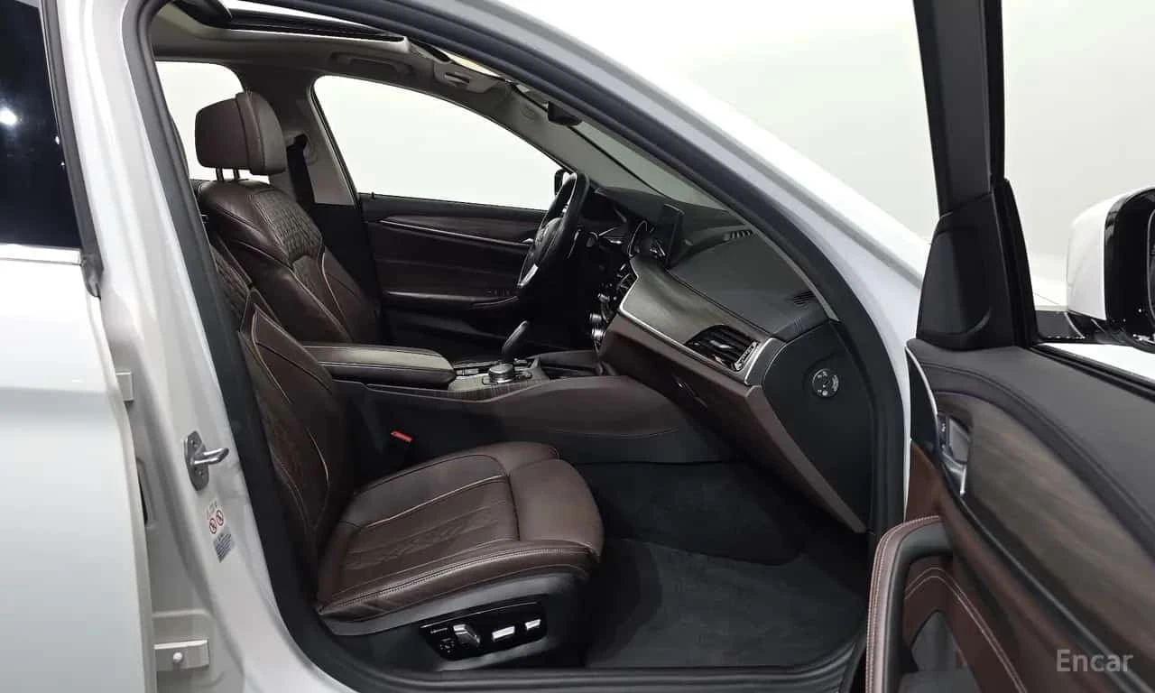 BMW 530 * 530i Luxury Plus * ЦЕНА ДО БГ, снимка 5 - Автомобили и джипове - 56313350