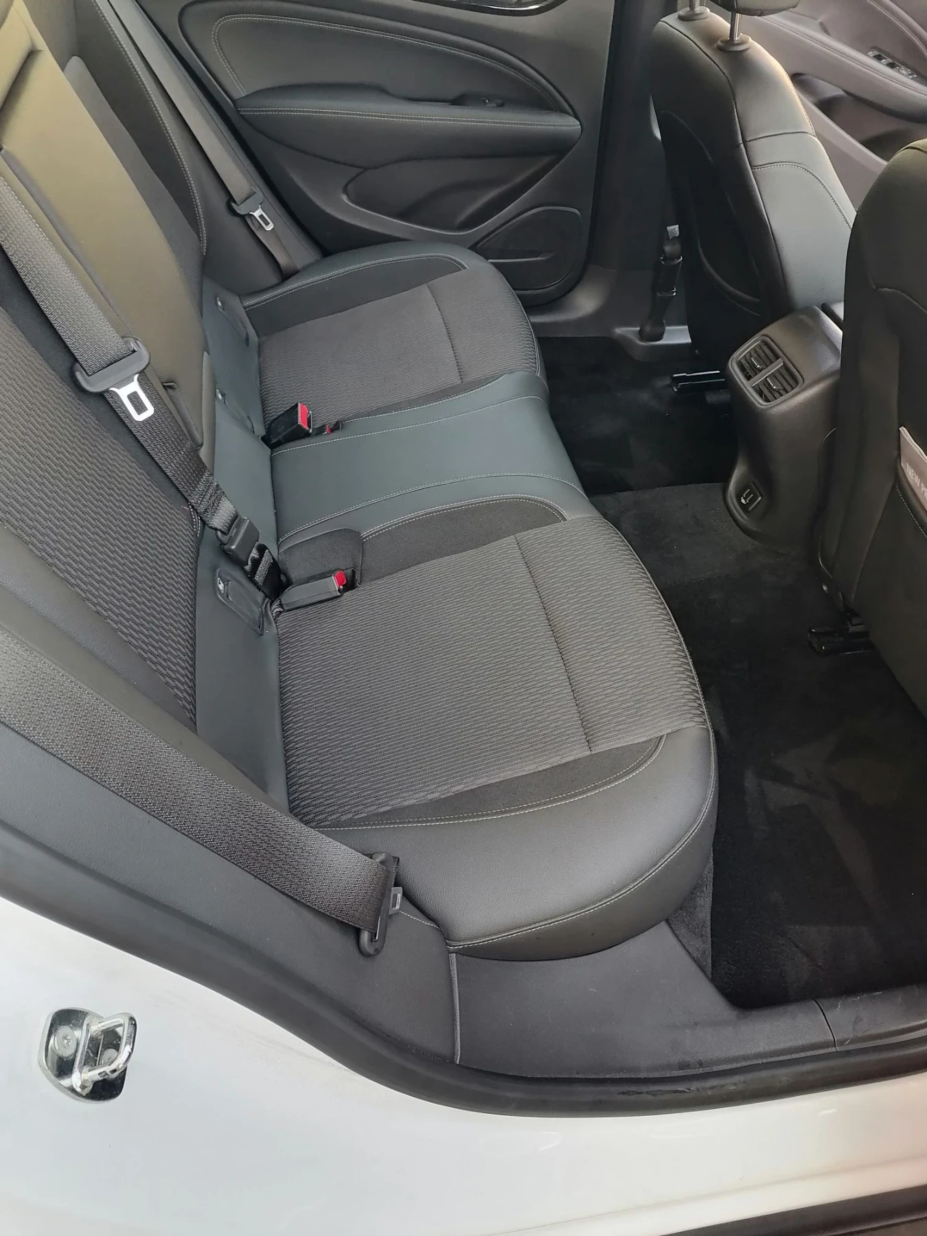 Opel Insignia Country Tourer (B), снимка 13 - Автомобили и джипове - 56628226