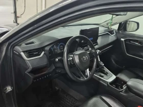 Toyota Rav4 Hybrid Limited  CARFAX, снимка 12
