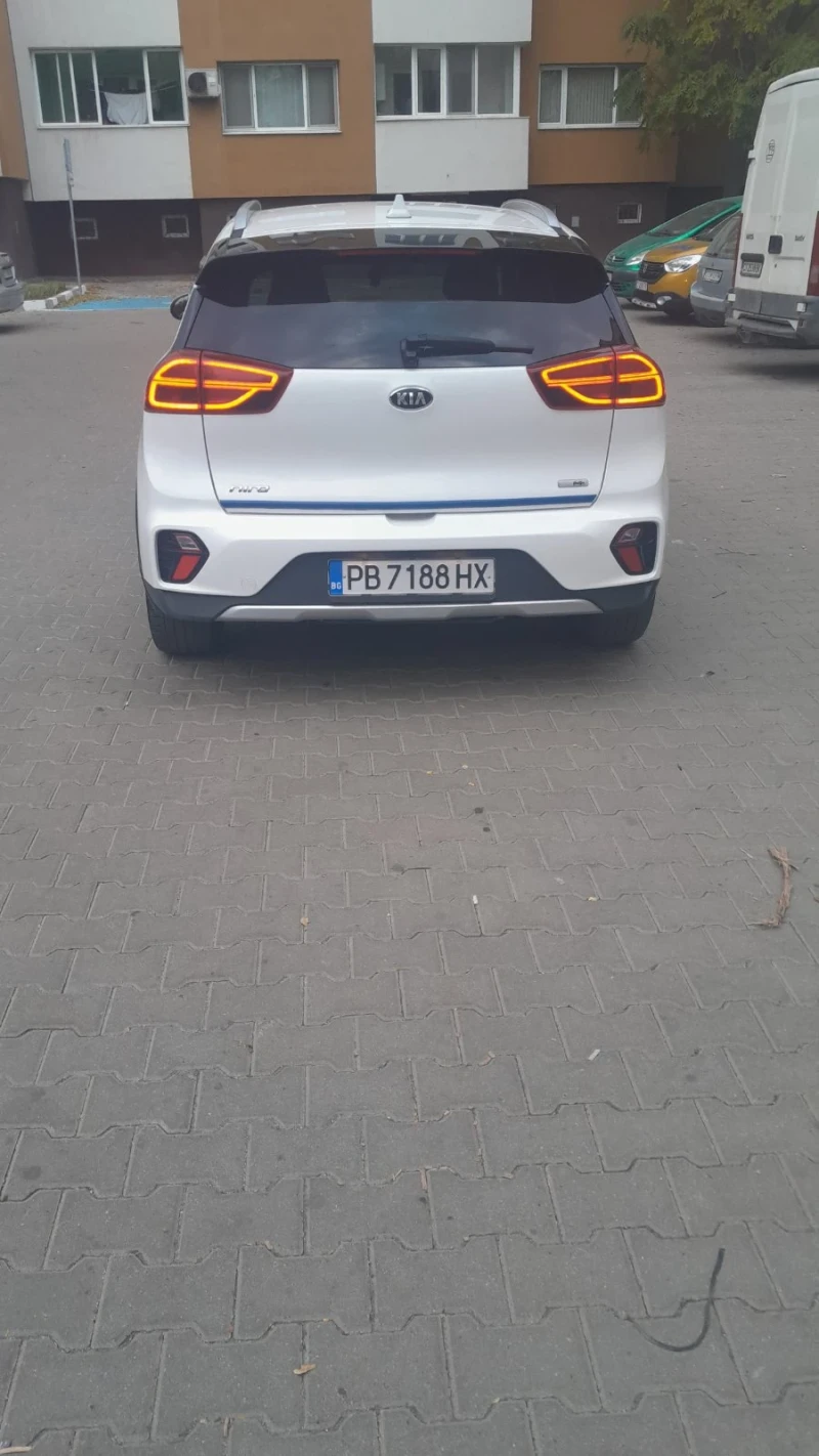 Kia Niro 1.6 i, снимка 6 - Автомобили и джипове - 47829448