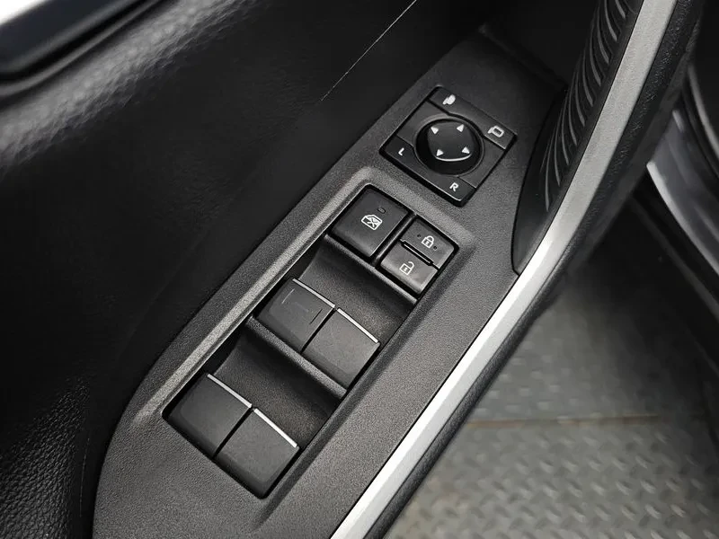 Toyota Rav4 2.5 4WD HYBRID, снимка 17 - Автомобили и джипове - 55280583