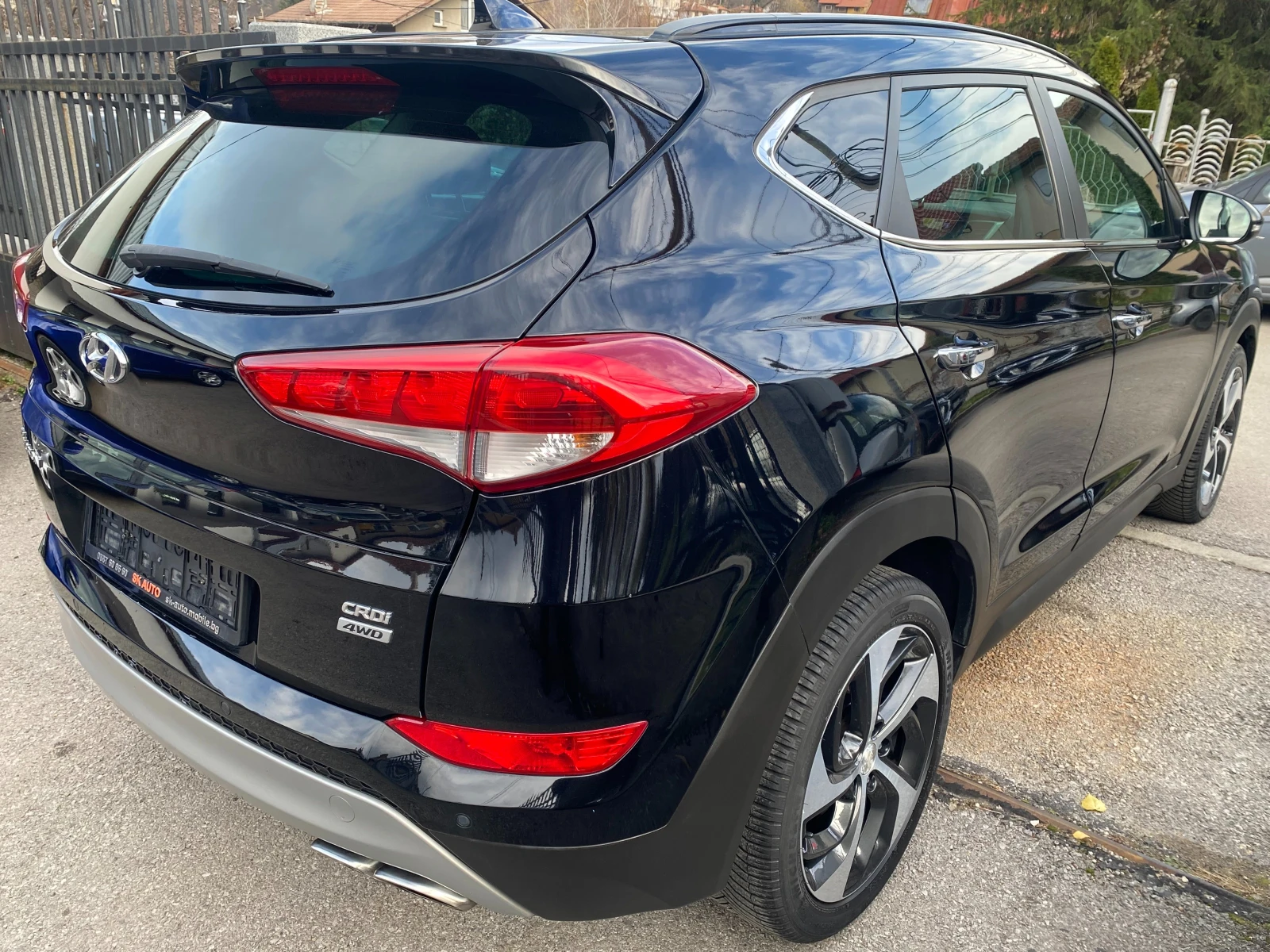 Hyundai Tucson 2.0CRDI-4X4-PREMIUM-FULL-PANO-PDC-NAVI-КОЖА-EURO6B - изображение 6