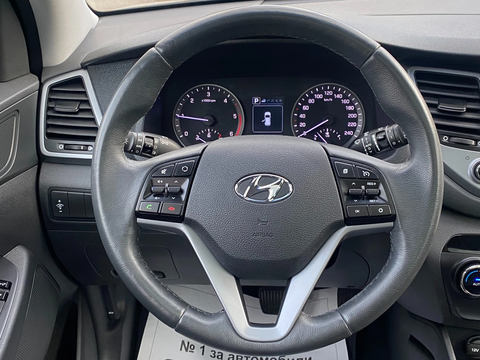 Hyundai Tucson 2.0CRDI-4X4-PREMIUM-FULL-PANO-PDC-NAVI-КОЖА-EURO6B - изображение 10