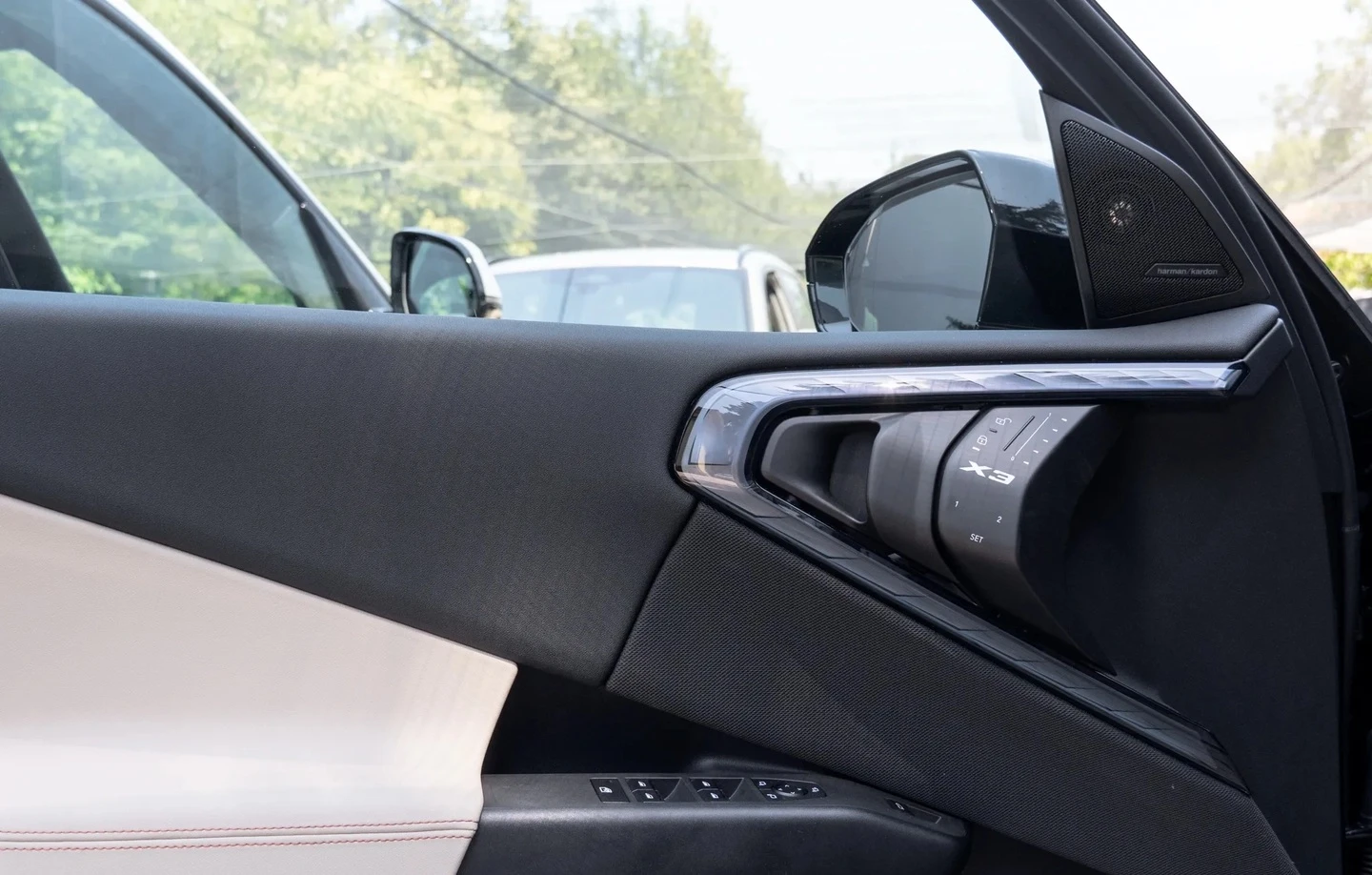 BMW X3 20d xDrive - изображение 8