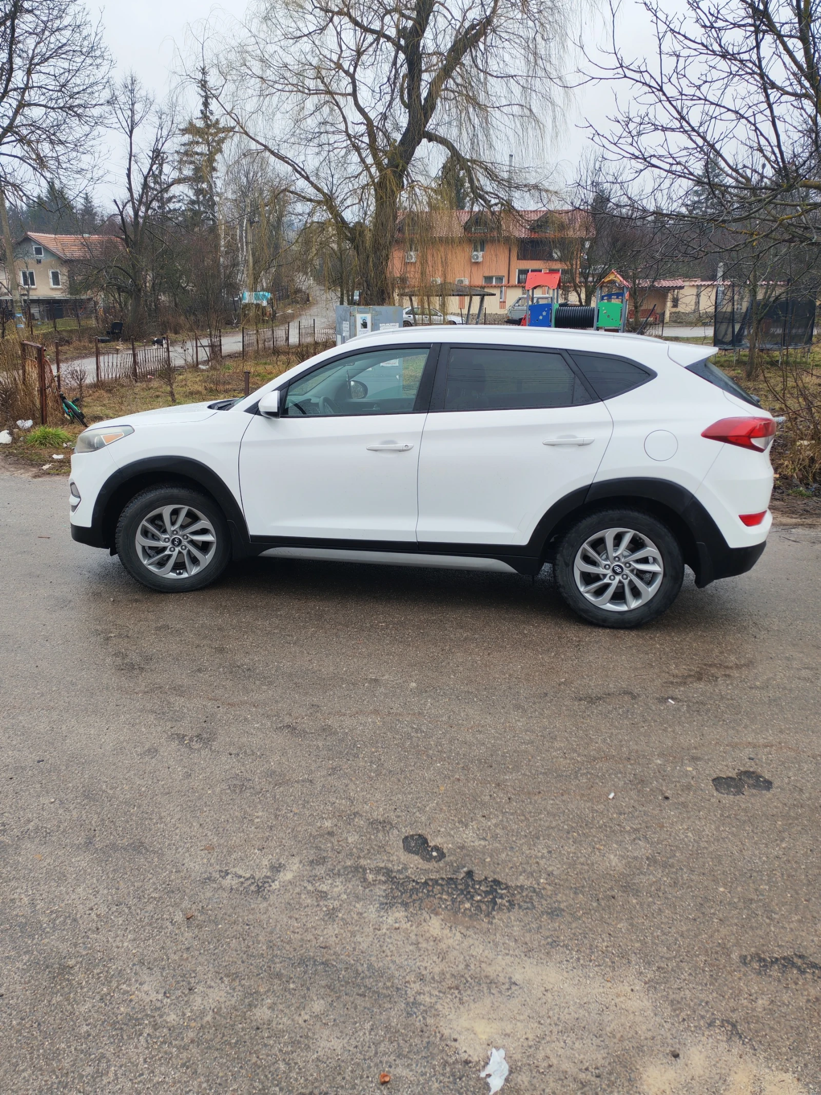 Hyundai Tucson, снимка 2 - Автомобили и джипове - 53720319