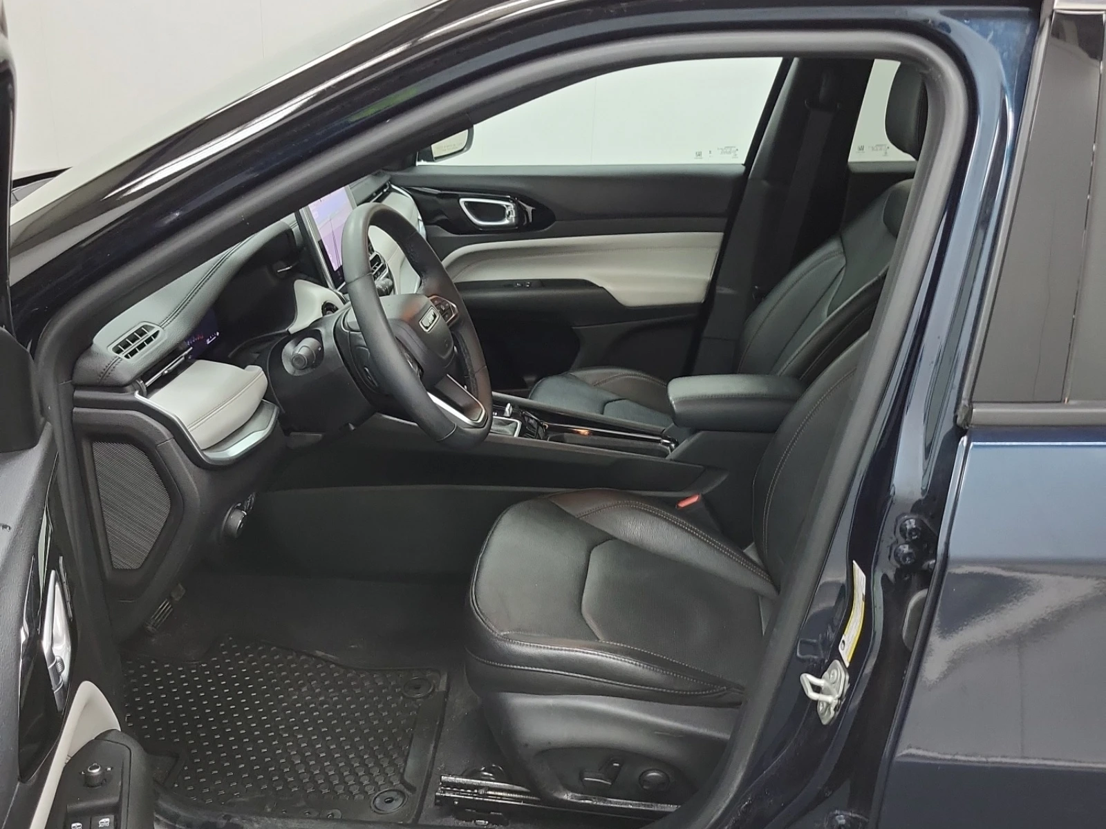 Jeep Compass LIMITED * * CARFAX * * АВТО КРЕДИТ * * , снимка 8 - Автомобили и джипове - 54077440