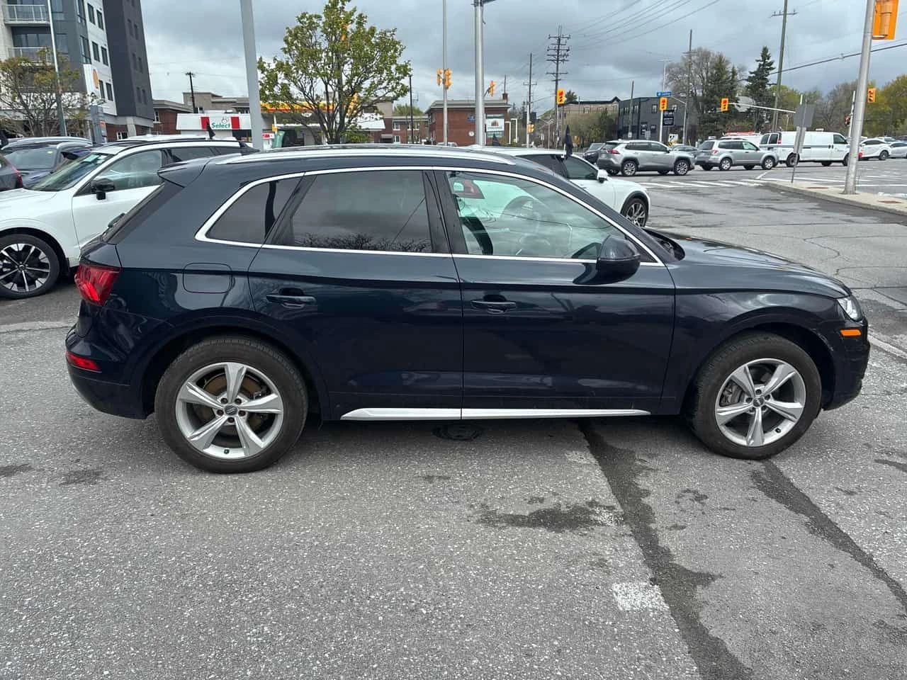 Audi Q5 * Progressiv * ПАНОРАМА* ПОДГРЕВИ* KEYLESS* , снимка 3 - Автомобили и джипове - 54581199