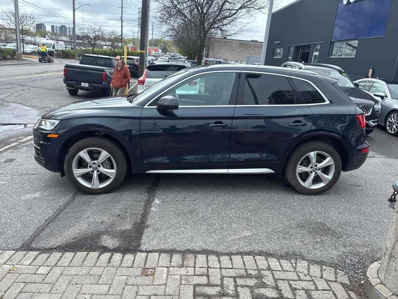 Audi Q5 * Progressiv * ПАНОРАМА* ПОДГРЕВИ* KEYLESS* , снимка 2 - Автомобили и джипове - 54581199