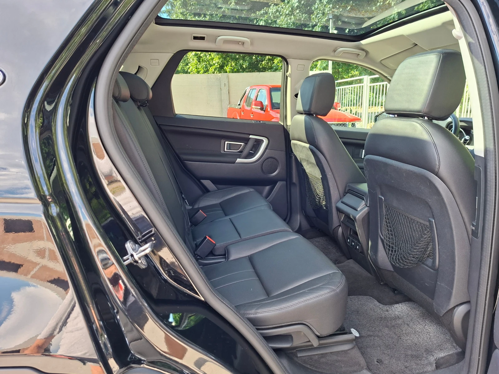 Land Rover Discovery Sport 2.0/150ks, снимка 13 - Автомобили и джипове - 54916454