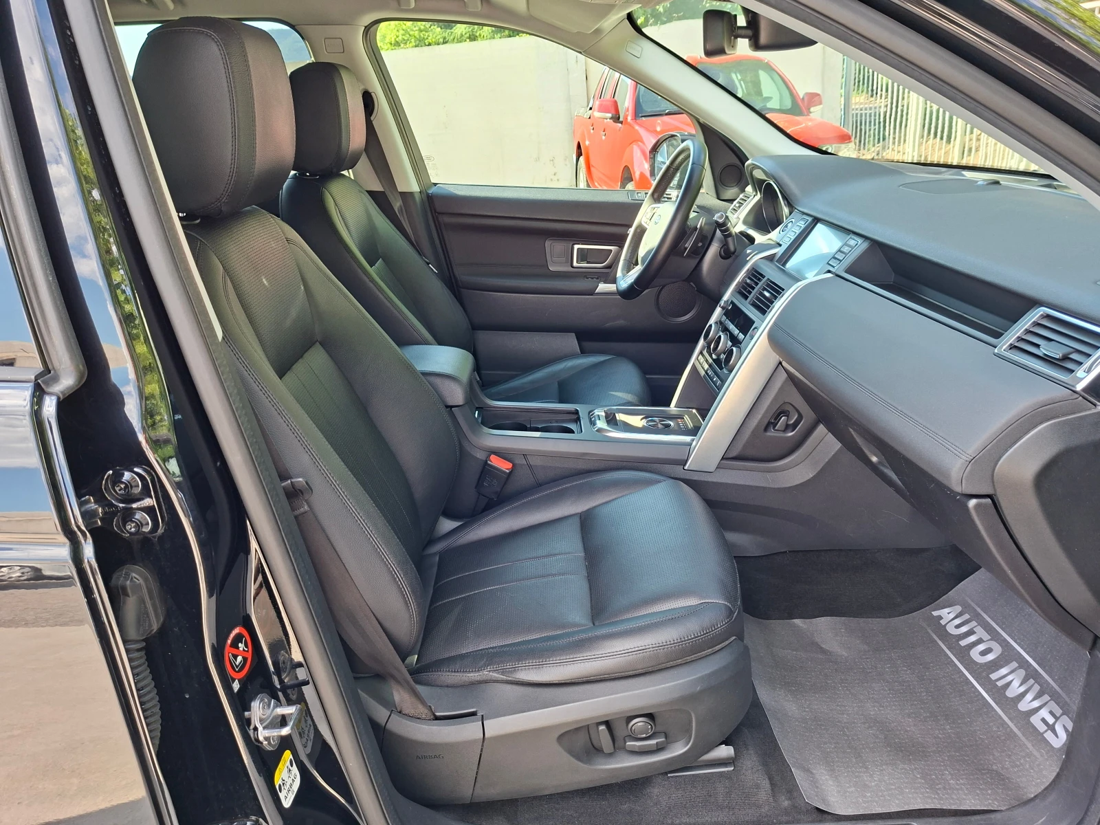 Land Rover Discovery Sport 2.0/150ks, снимка 14 - Автомобили и джипове - 54916454