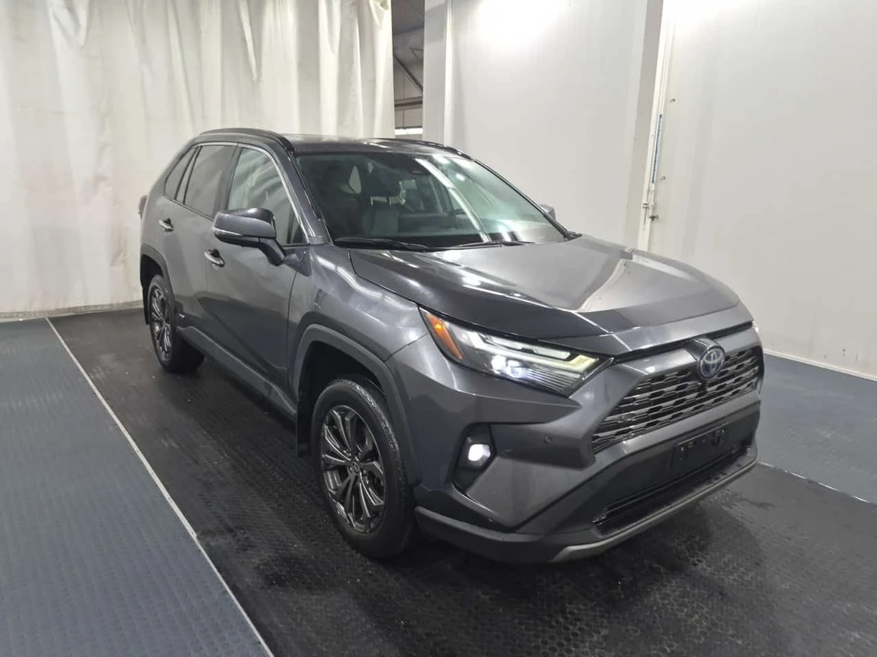 Toyota Rav4 Hybrid Limited  CARFAX, снимка 3 - Автомобили и джипове - 55623815