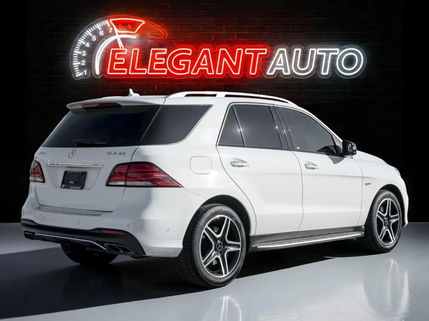 Mercedes-Benz GLE 43 AMG HARMAN KARDON/360 CAMERA/PANO/DRIVE PKG/ADAPT. CRU, снимка 4 - Автомобили и джипове - 55630447