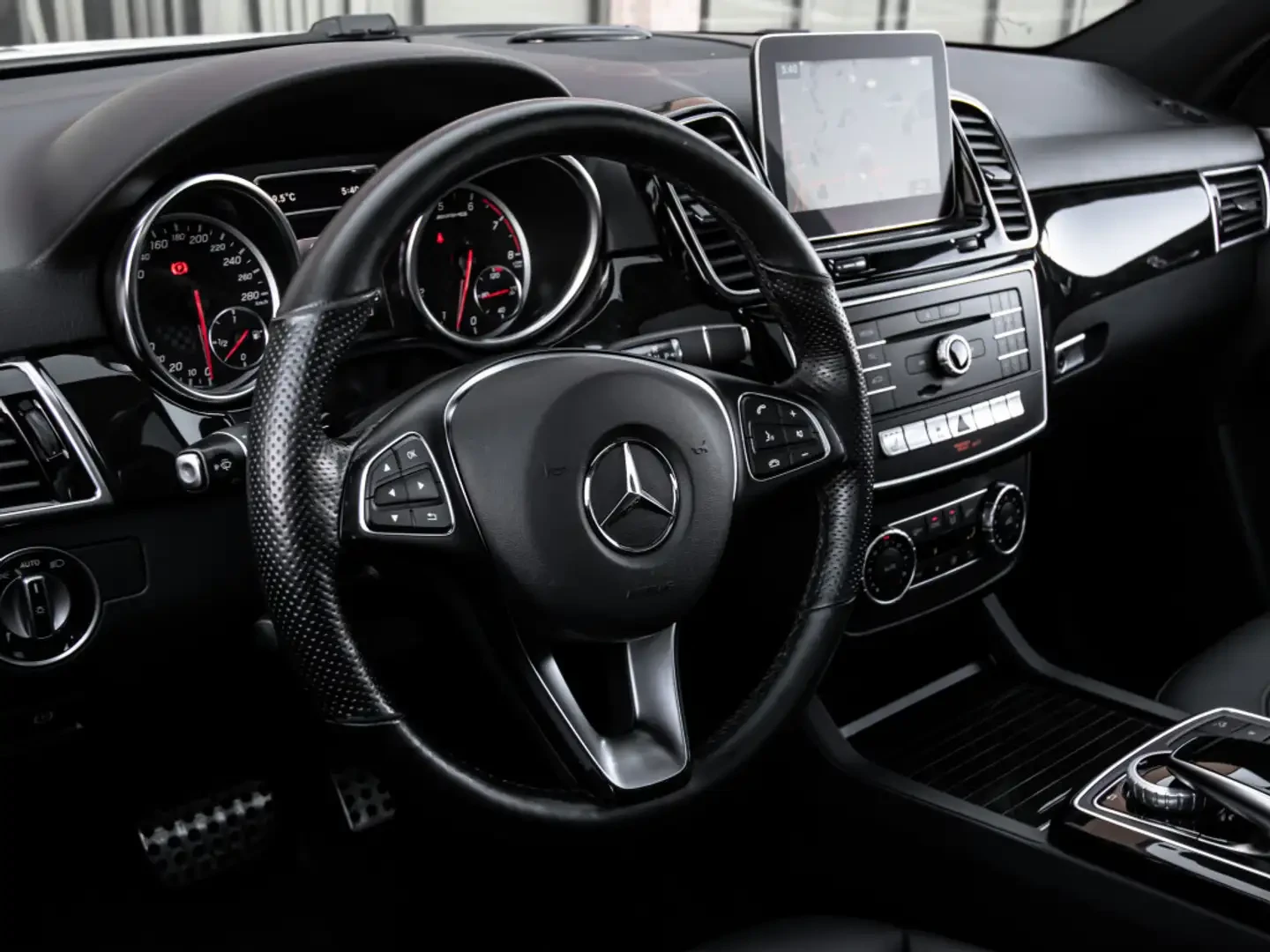 Mercedes-Benz GLE 43 AMG HARMAN KARDON/360 CAMERA/PANO/DRIVE PKG/ADAPT. CRU, снимка 8 - Автомобили и джипове - 55630447