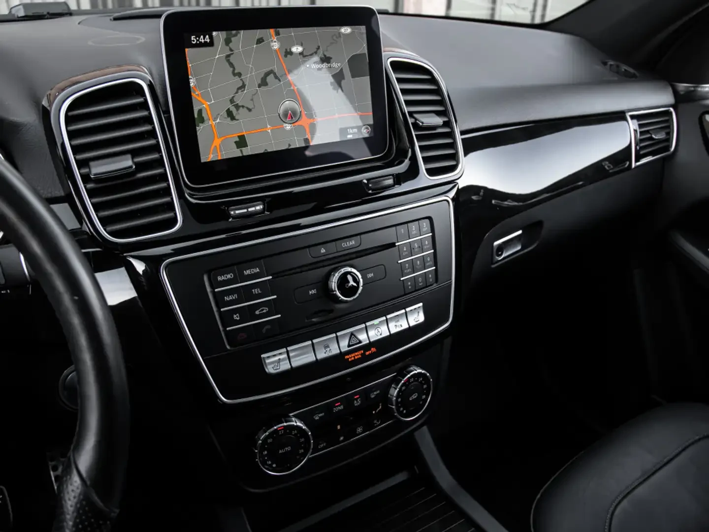 Mercedes-Benz GLE 43 AMG HARMAN KARDON/360 CAMERA/PANO/DRIVE PKG/ADAPT. CRU, снимка 10 - Автомобили и джипове - 55630447