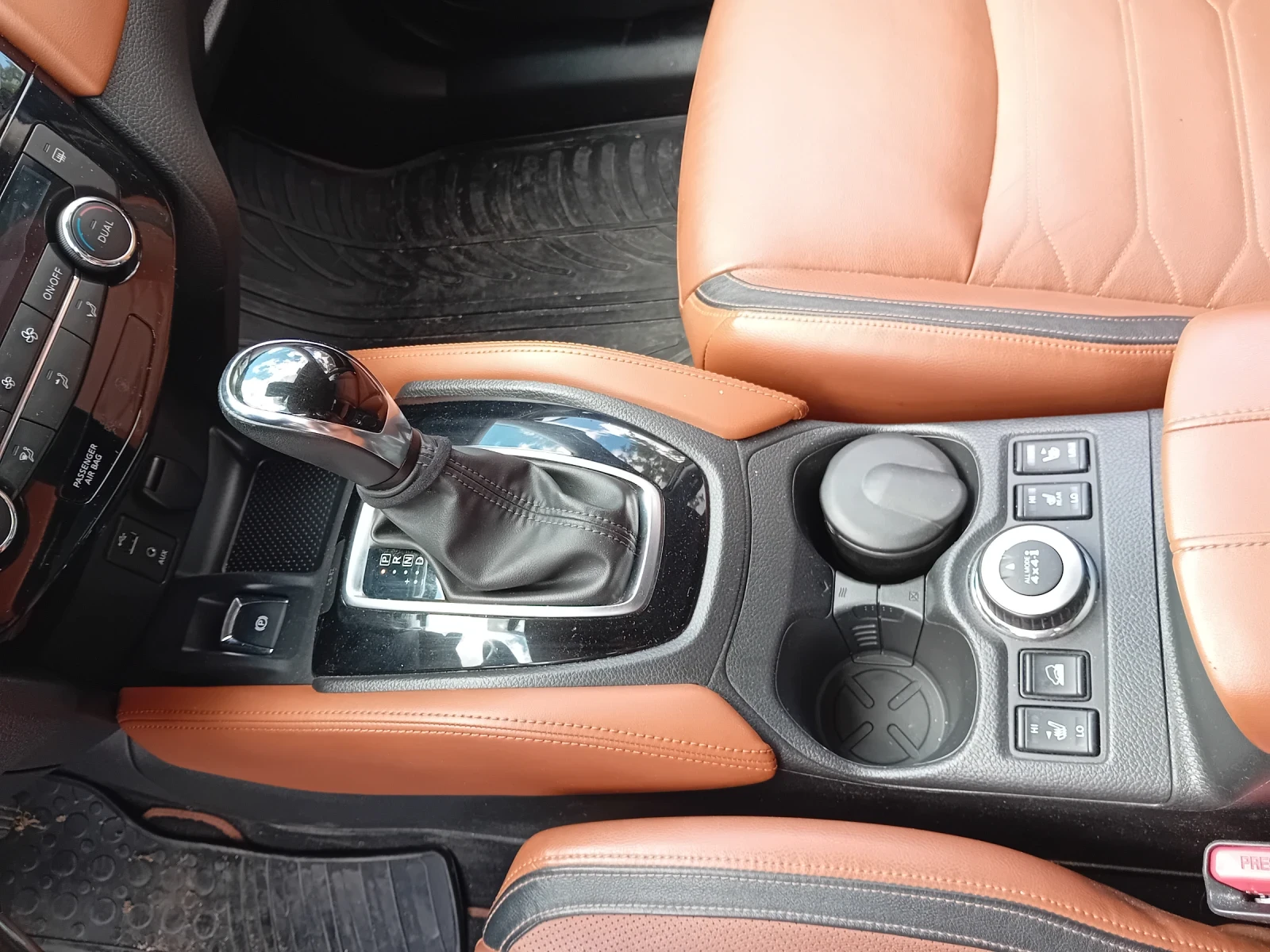 Nissan X-trail Tekna  facelift, снимка 16 - Автомобили и джипове - 56113550