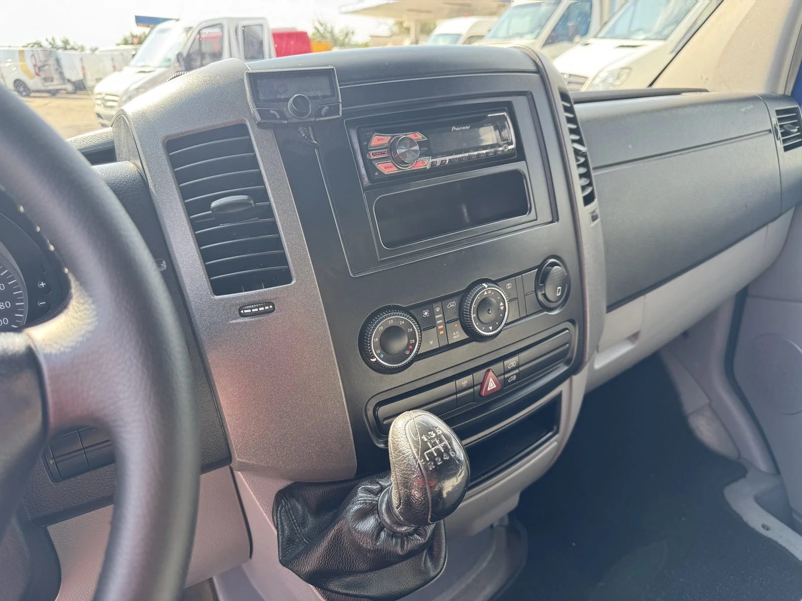 VW Crafter ПЕРФЕКТЕН - изображение 6