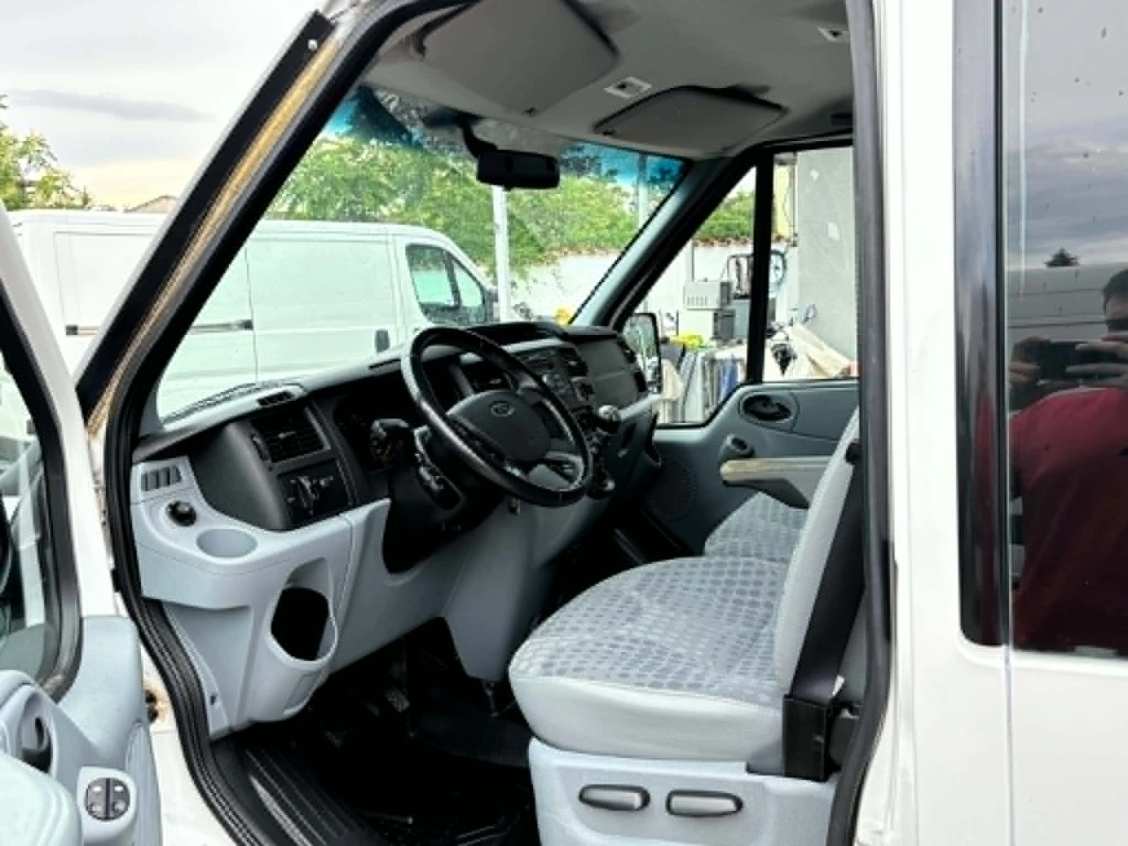 Ford Transit 2.2 6 СКОРОСТИ 9 МЕСТА ДВОЕН КЛИМАТИК ПЕЧКА EURO5, снимка 5 - Бусове и автобуси - 54946170