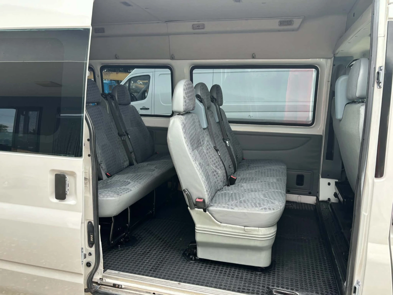 Ford Transit 2.2 6 СКОРОСТИ 9 МЕСТА ДВОЕН КЛИМАТИК ПЕЧКА EURO5, снимка 7 - Бусове и автобуси - 54946170