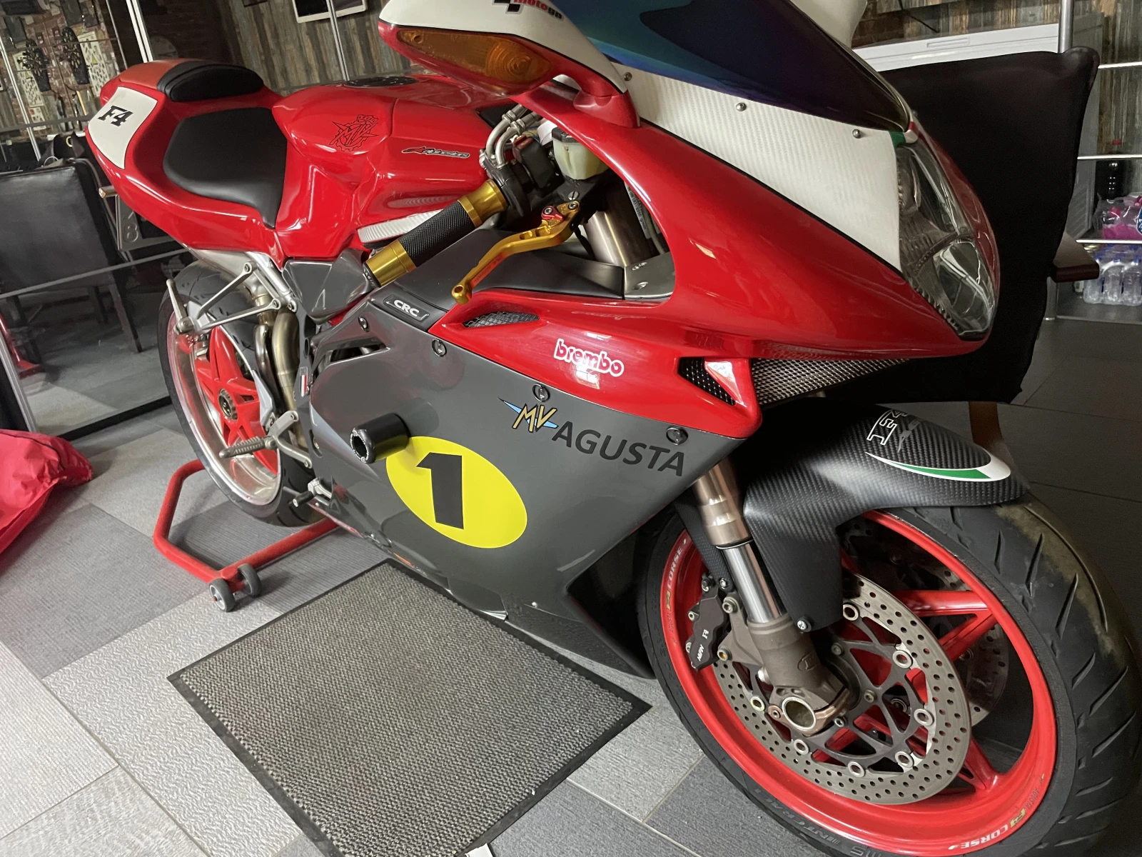MV Agusta F4 750