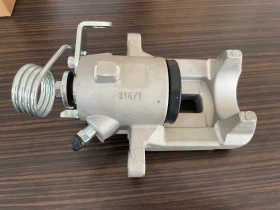 НОВИ Задни спирачни апарати Audi A3 Golf 4 Seat Leon Skoda Octavia, снимка 4