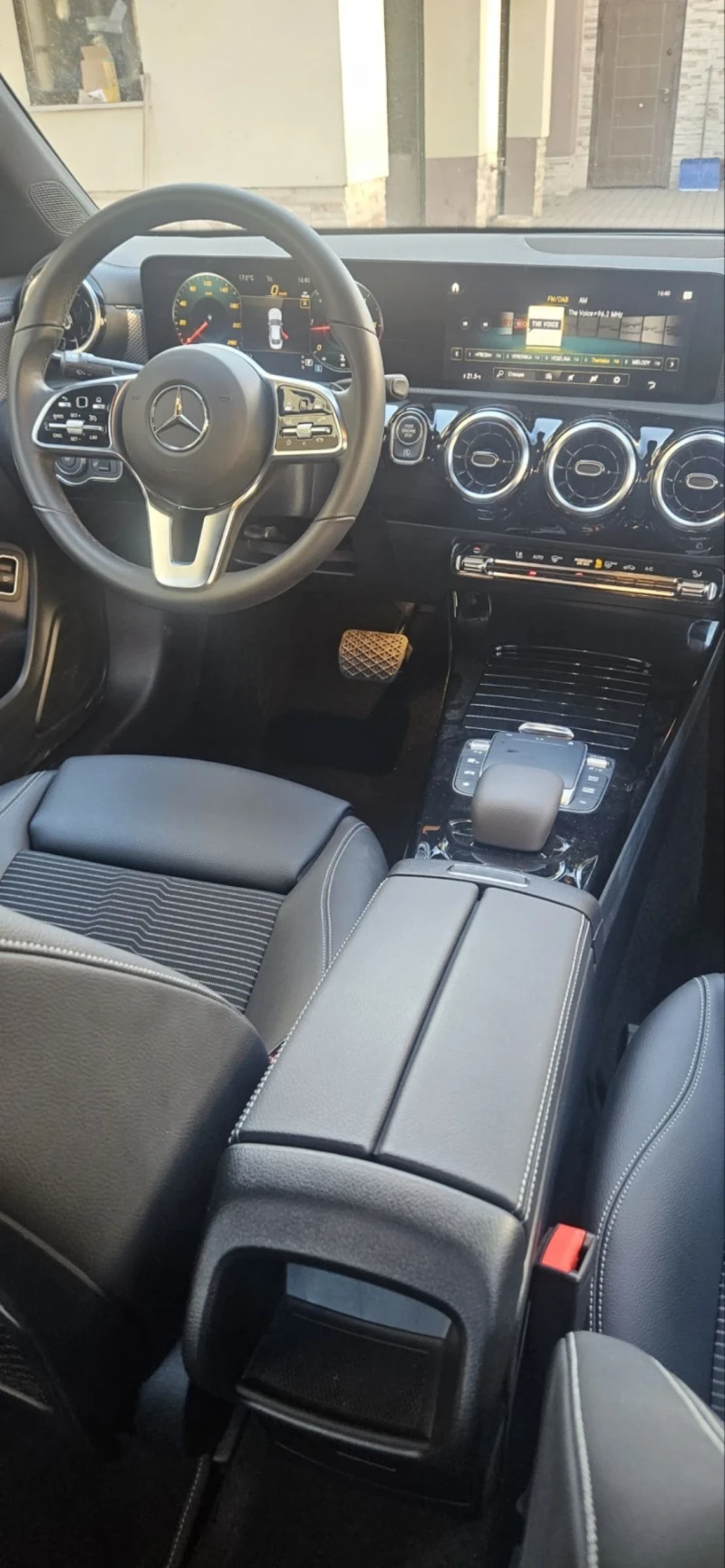 Mercedes-Benz CLA 220 d, снимка 15 - Автомобили и джипове - 47886640