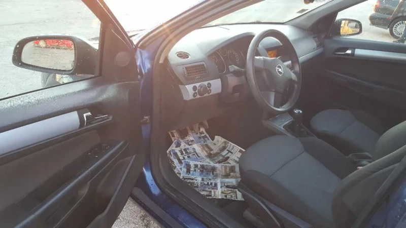 Opel Astra 1.7 cdti, снимка 9 - Автомобили и джипове - 53428266