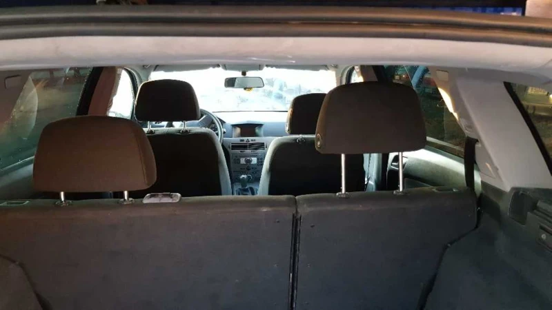 Opel Astra 1.7 cdti, снимка 8 - Автомобили и джипове - 53428266