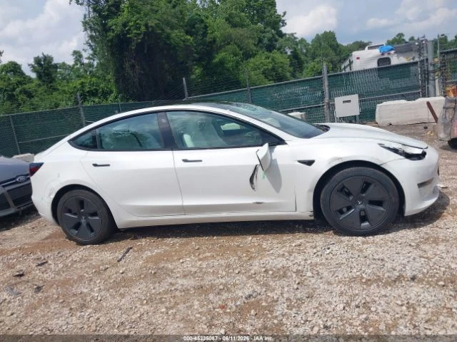 Tesla Model 3 LONG RANGE DUAL MOTOR ALL-WHEEL DRIVE, снимка 2 - Автомобили и джипове - 55547079