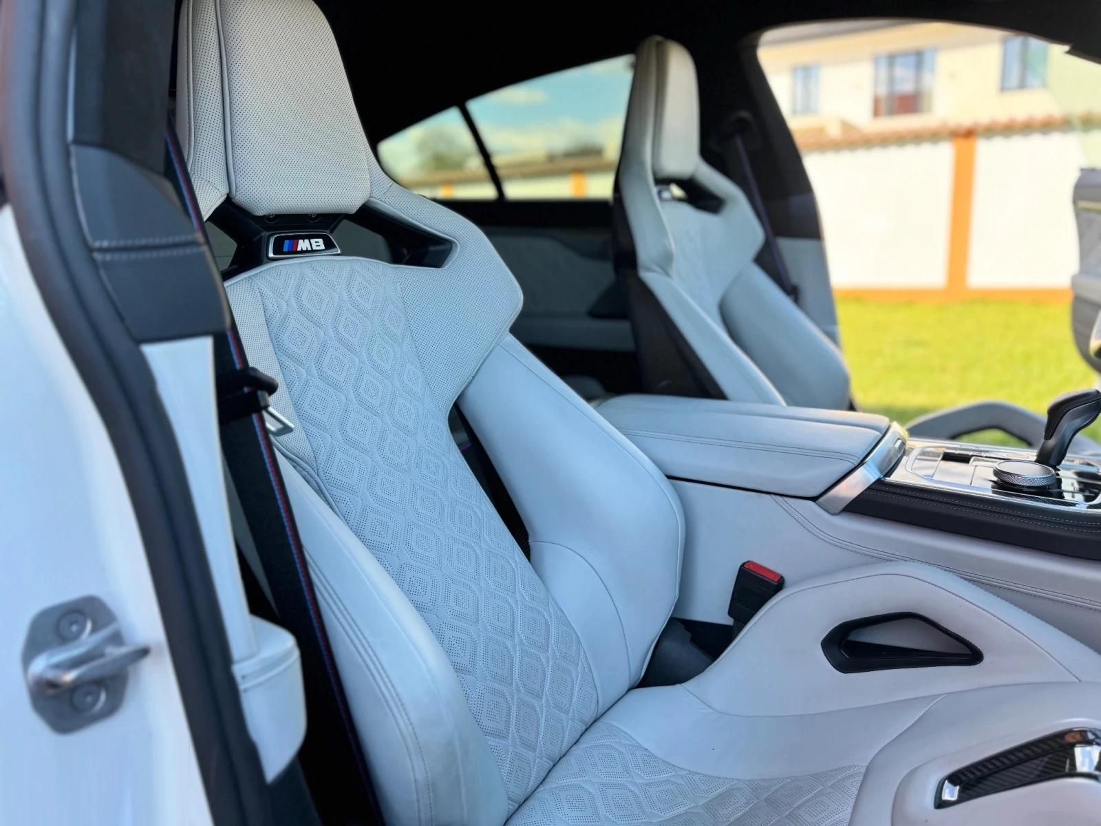 BMW M8 Competition, B/W - изображение 8