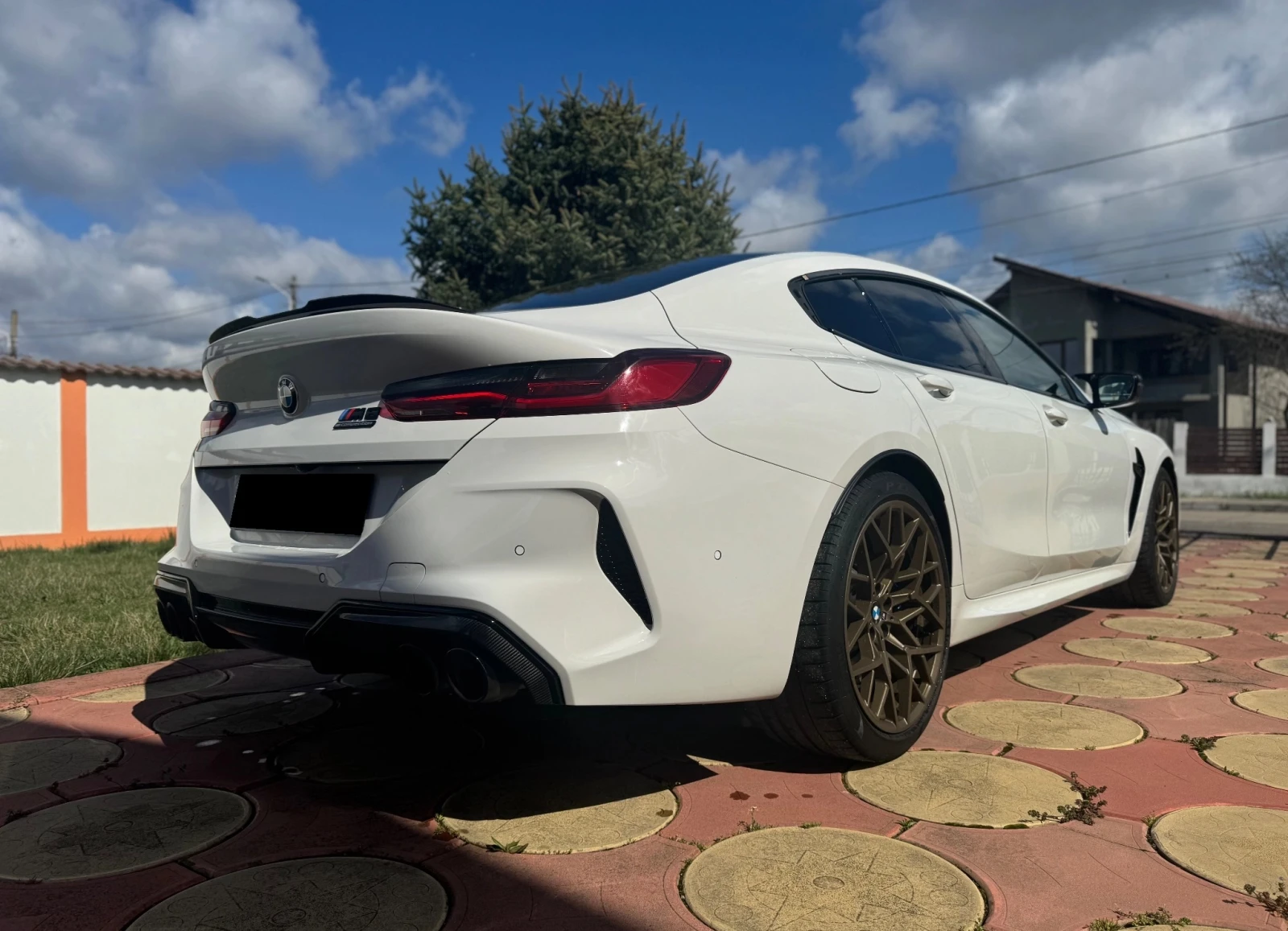 BMW M8 Competition, B/W - изображение 6