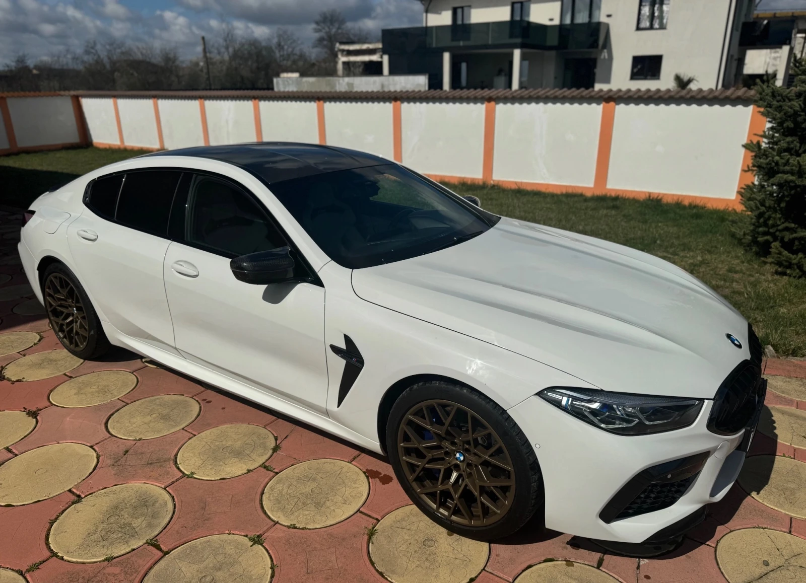 BMW M8 Competition, B/W - изображение 4