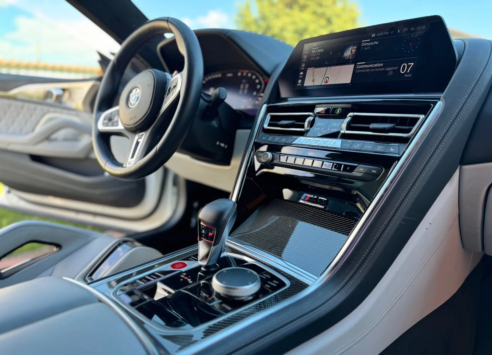 BMW M8 Competition, B/W - изображение 7