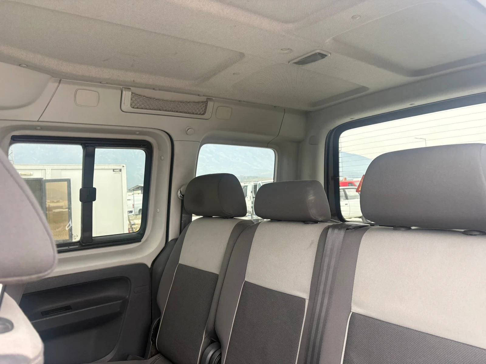 VW Caddy Автоматик, снимка 10 - Автомобили и джипове - 53739507