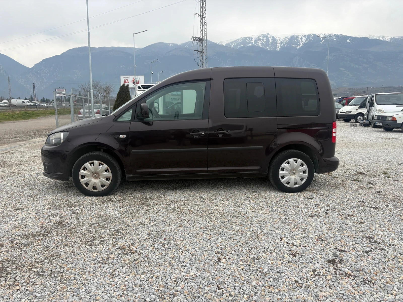 VW Caddy Автоматик, снимка 5 - Автомобили и джипове - 53739507