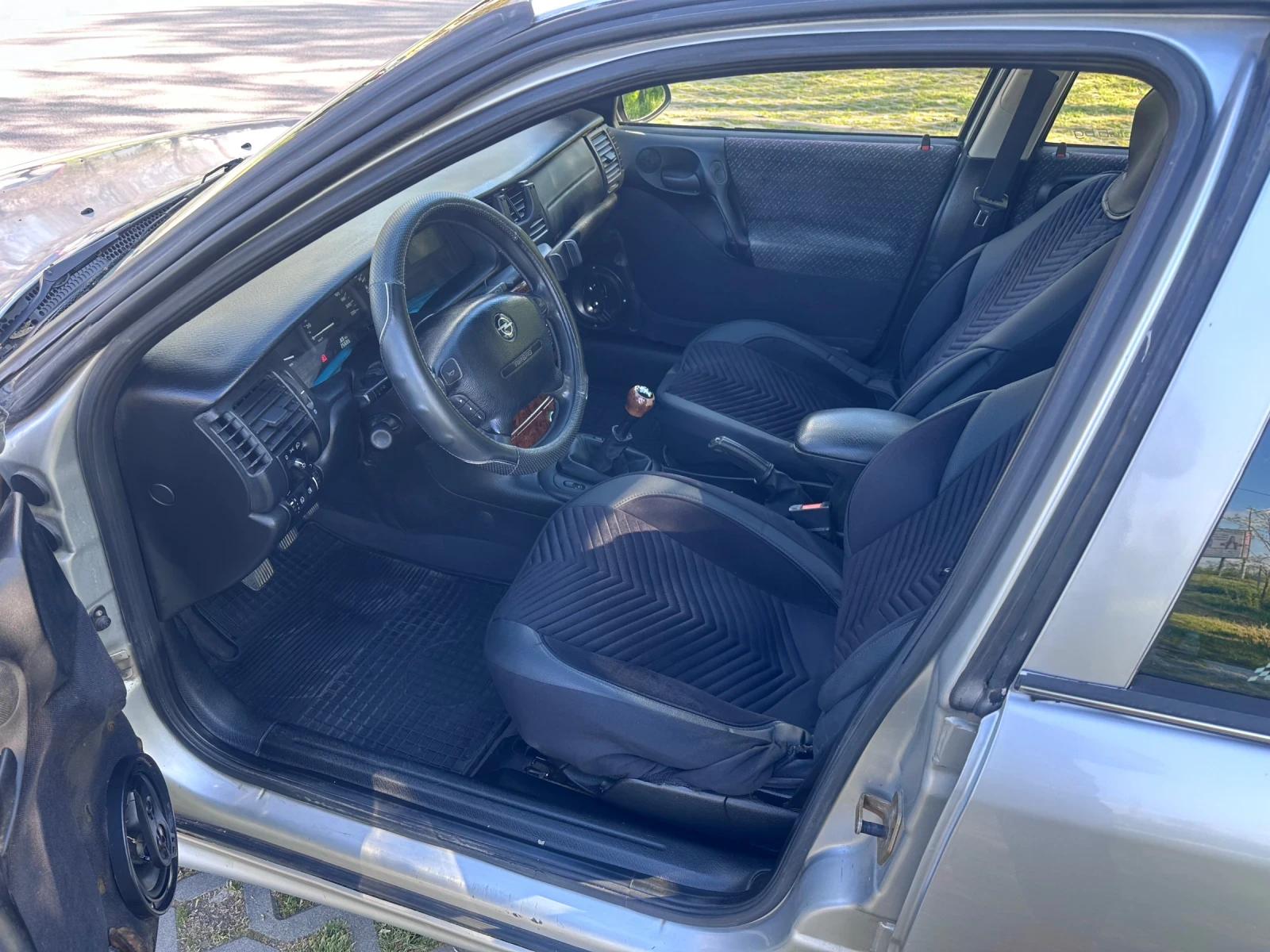 Opel Vectra 1.8 16V, снимка 8 - Автомобили и джипове - 54322918