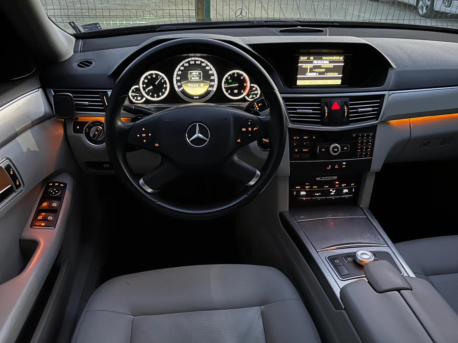 Mercedes-Benz E 220, снимка 13 - Автомобили и джипове - 54635170