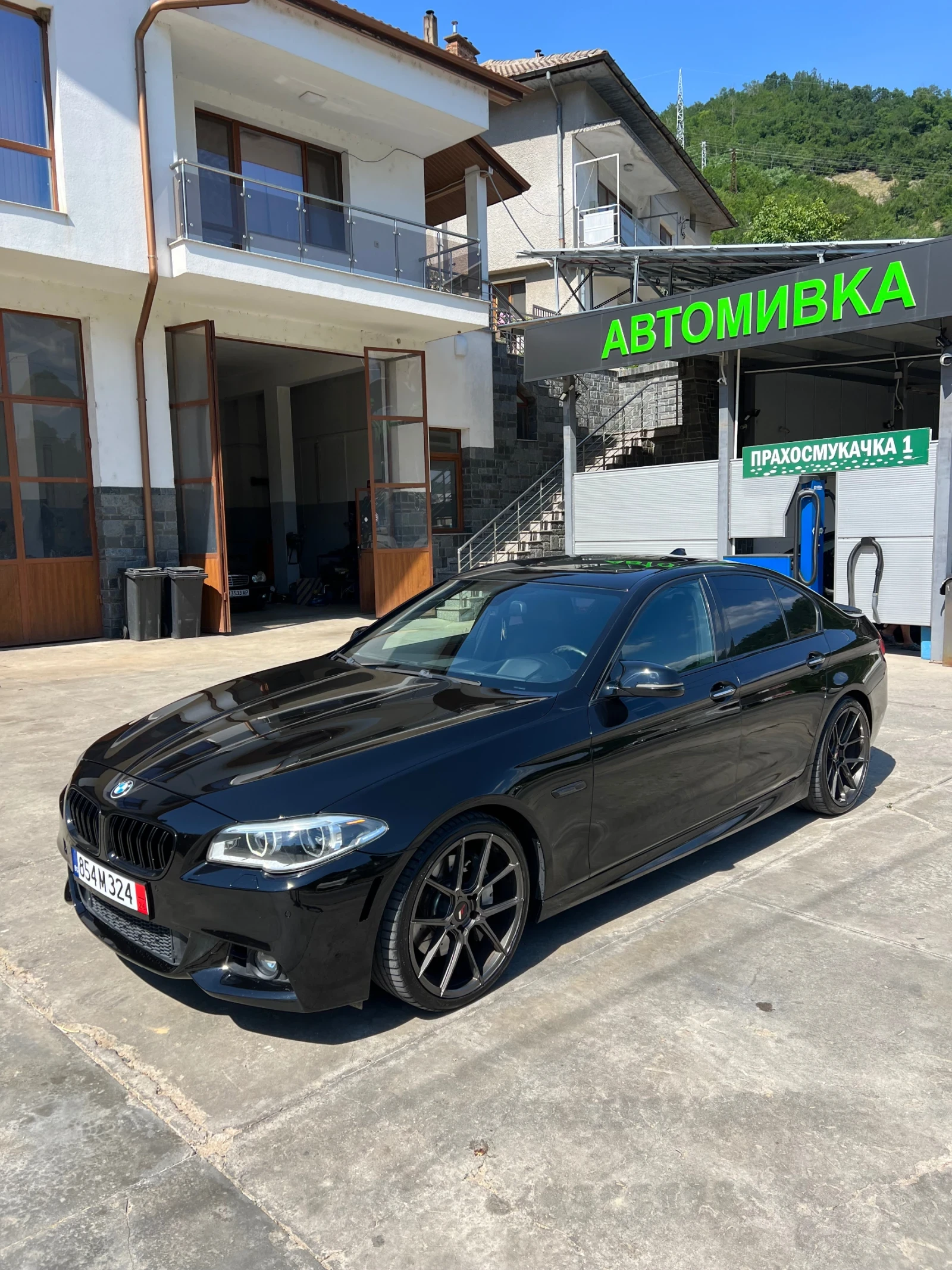 BMW 550 (Facelift) , Възможен и бартер , снимка 2 - Автомобили и джипове - 55064034