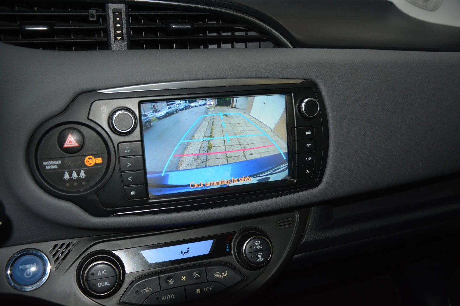 Toyota Yaris 1.5 Hybrid Facelift, снимка 12 - Автомобили и джипове - 55323186