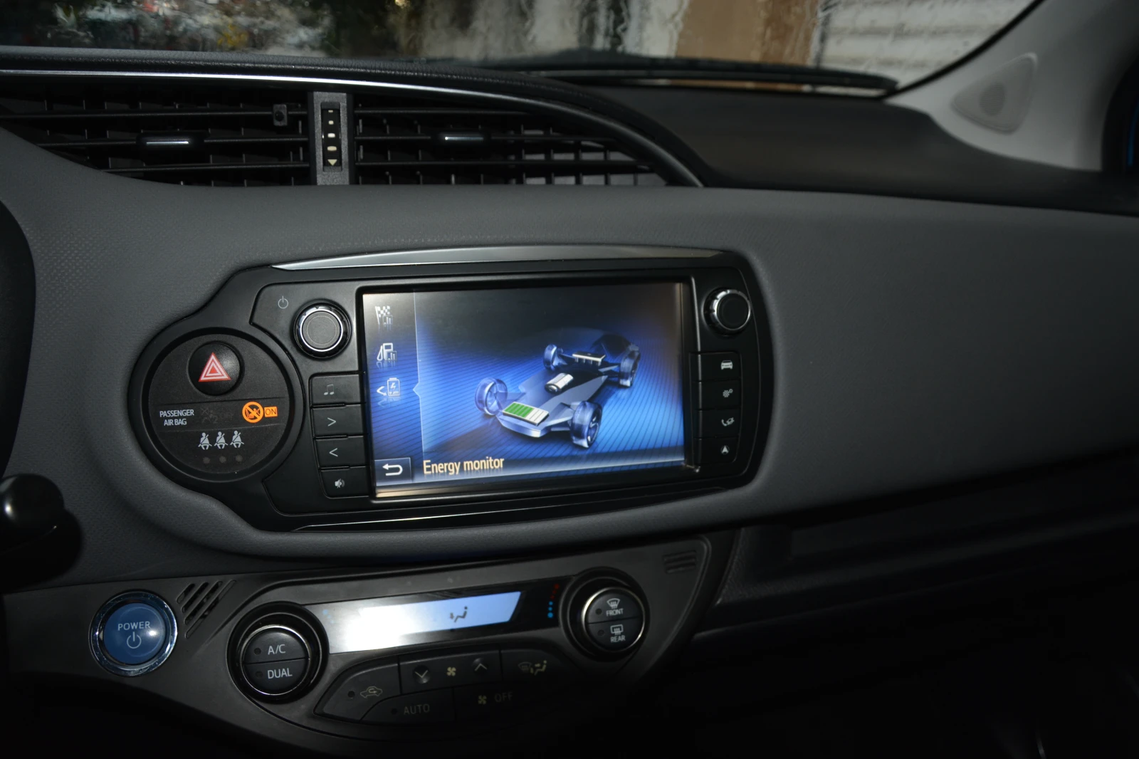 Toyota Yaris 1.5 Hybrid Facelift, снимка 11 - Автомобили и джипове - 55323186