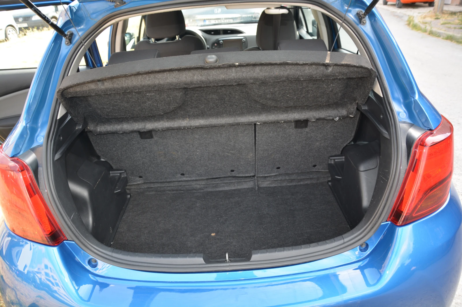 Toyota Yaris 1.5 Hybrid Facelift, снимка 8 - Автомобили и джипове - 55323186