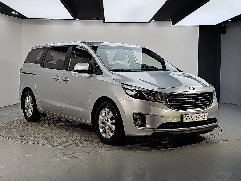 Kia Carnival КРАЙНА ЦЕНА, снимка 2 - Автомобили и джипове - 56024525